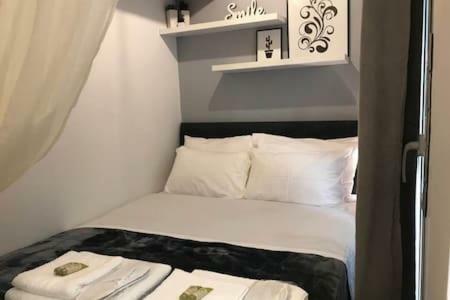 Cozy Studio 50M From Sea أثينا المظهر الخارجي الصورة